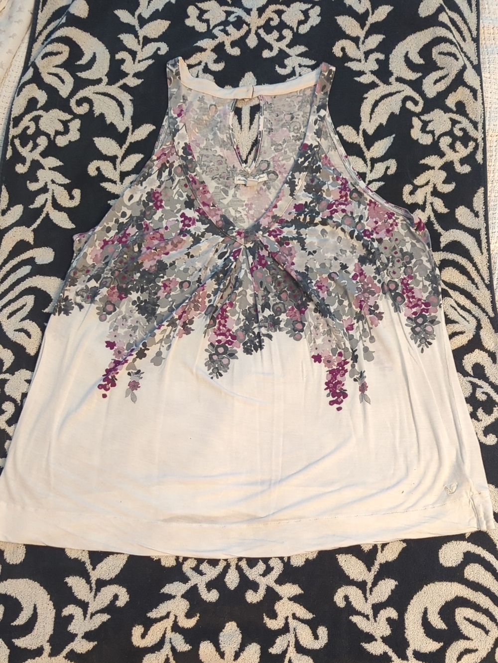 Vintage Y2K American Eagle Outfitters White Flowy Tank Pink Gray Floral Cascade